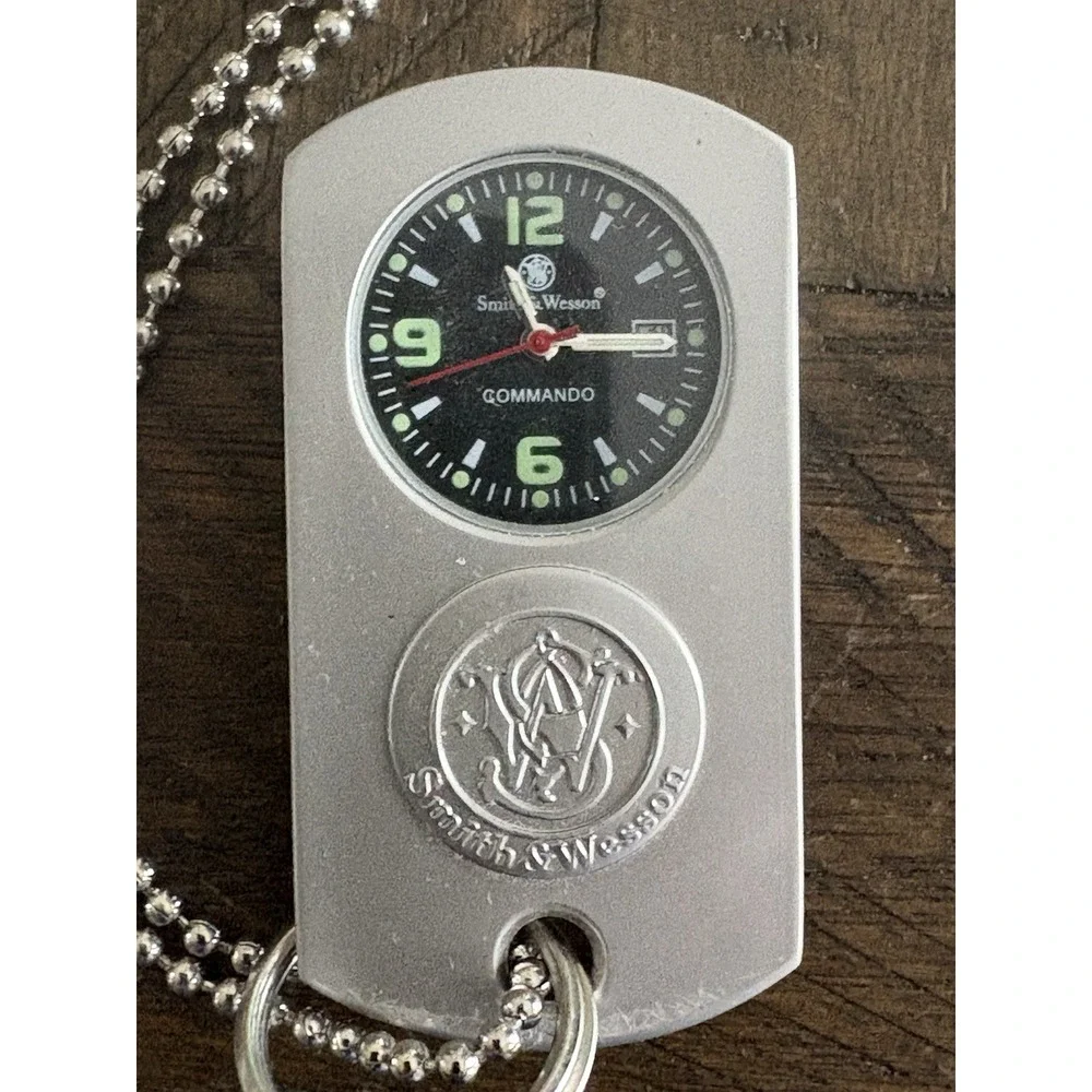 Smith & Wesson Silver Commando Stainless Dog‎ Tag Watch On Chain Quartz Compact